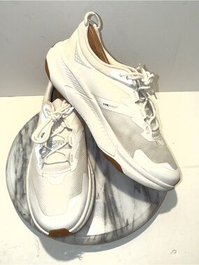 Hoka One One Transport Water Repellant Cordura Vibram Sole Sneakers White 9.5B